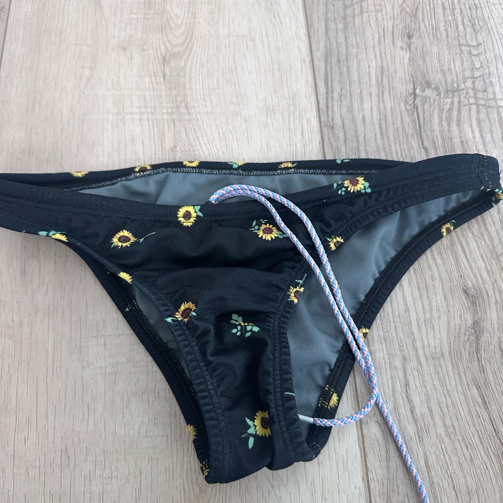 Jolyn Bottoms Medium